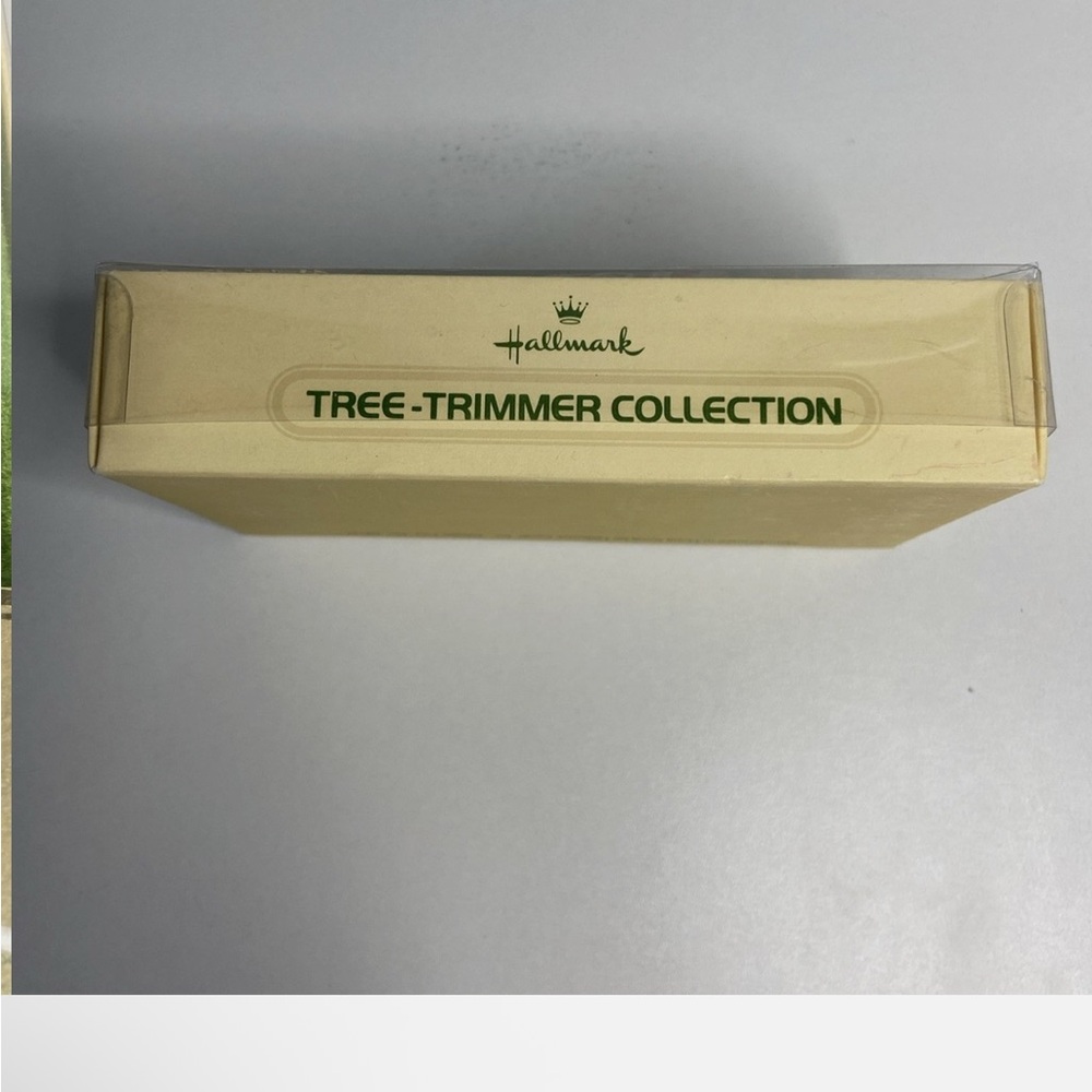 Hallmark 1980 Vintage Santa Dated Ornament Tree-Trimmer Collection With Box - Picture 3 of 9